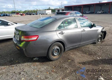 2010 Toyota Camry Le z USA, uszkodzony, nr VIN 4T4BF3EK0AR050931